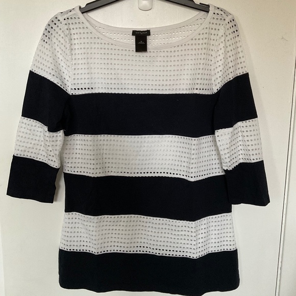 Ann Taylor 3/4 slvs eyelet top - Picture 1 of 5
